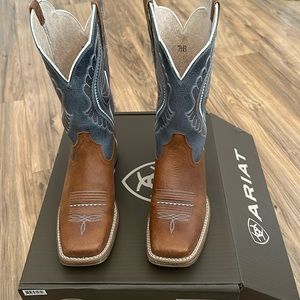 NWT ARIAT COWGIRL BOOTS
